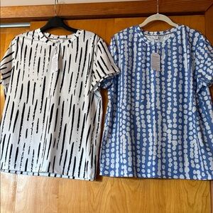 Casual Short Sleeve Tops - Black & Blue Dot Patterns